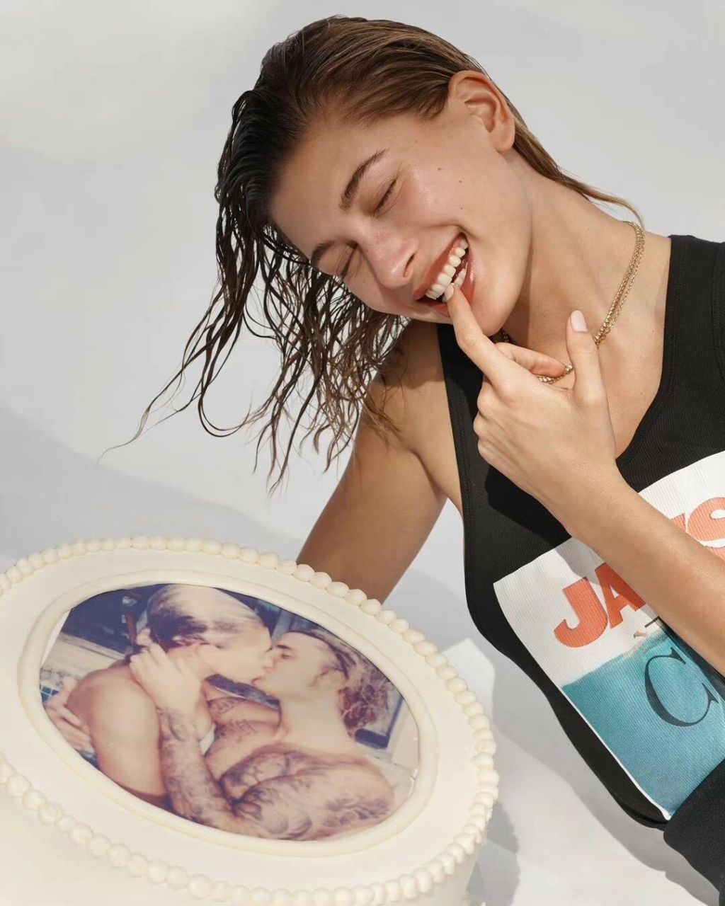 海莉比伯 在ig上分享了她的卵巢囊肿.