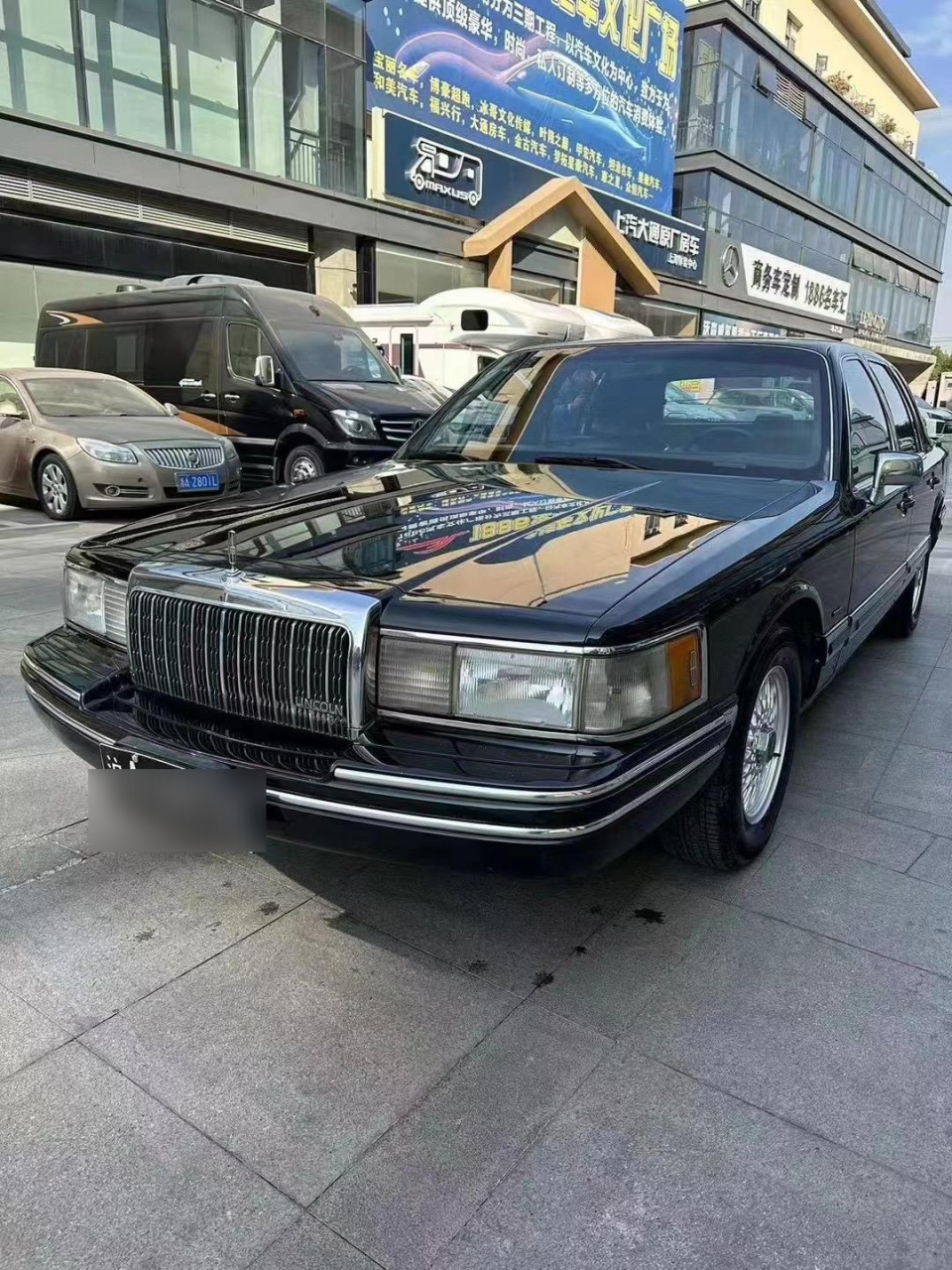 沪a黑牌 93年林肯城市 90%原漆 内饰几乎无磨损,描述完了,价格2开头