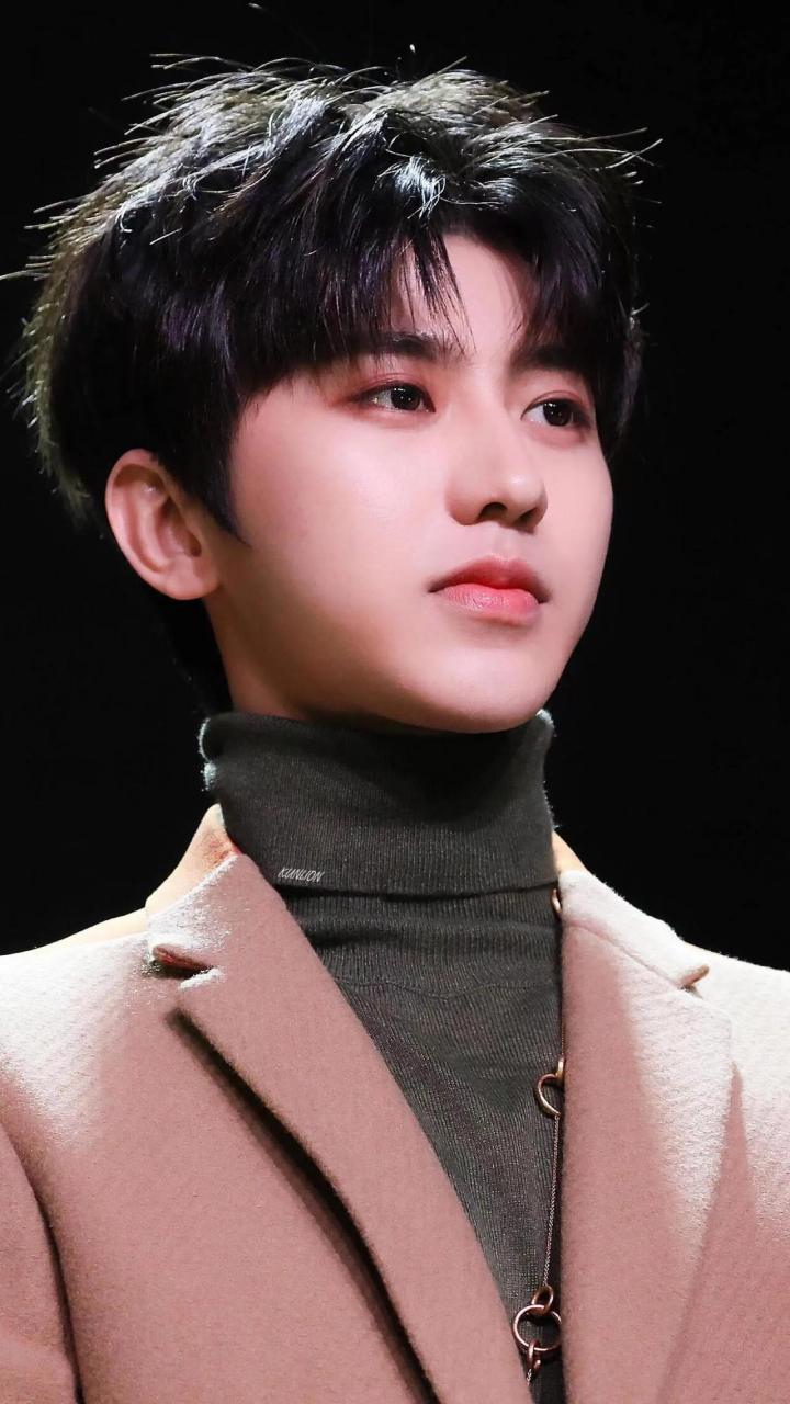 蔡徐坤会不会塌房占卜 (粉丝投稿)  1.蔡不会塌房,但却要向zb低头.