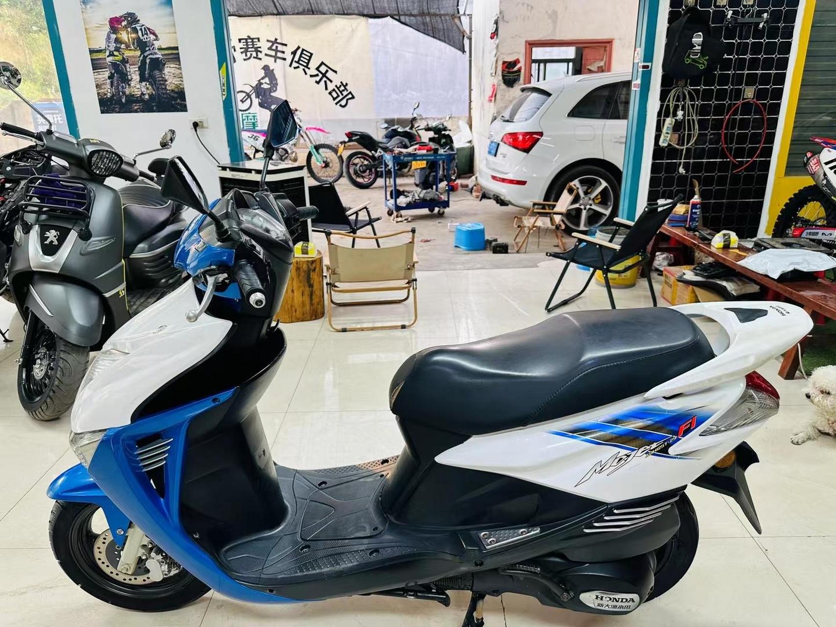 本田魔戟125 本田电喷踏板摩托车,有手续,没落户,价格两千多