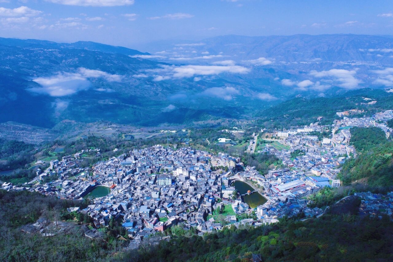 《云上甲寅》   甲寅镇位于红河县境内中东山区,镇政府驻地甲寅村距离