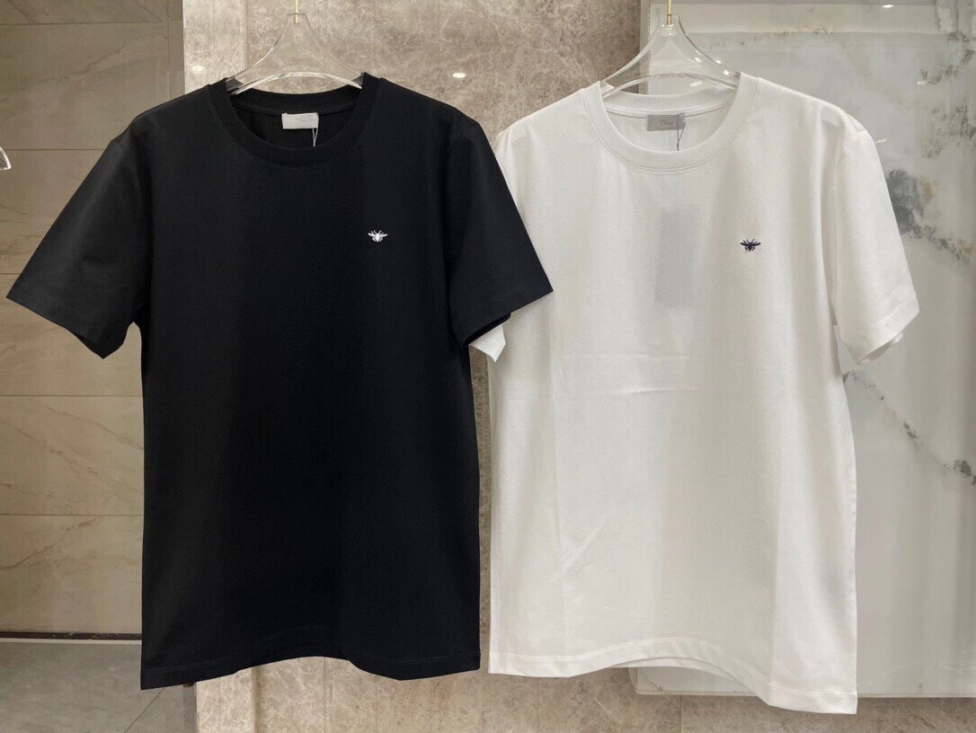 dior经典图标胸口小蜜蜂刺绣小标短袖t恤,简约时尚单品,采用丝光棉质