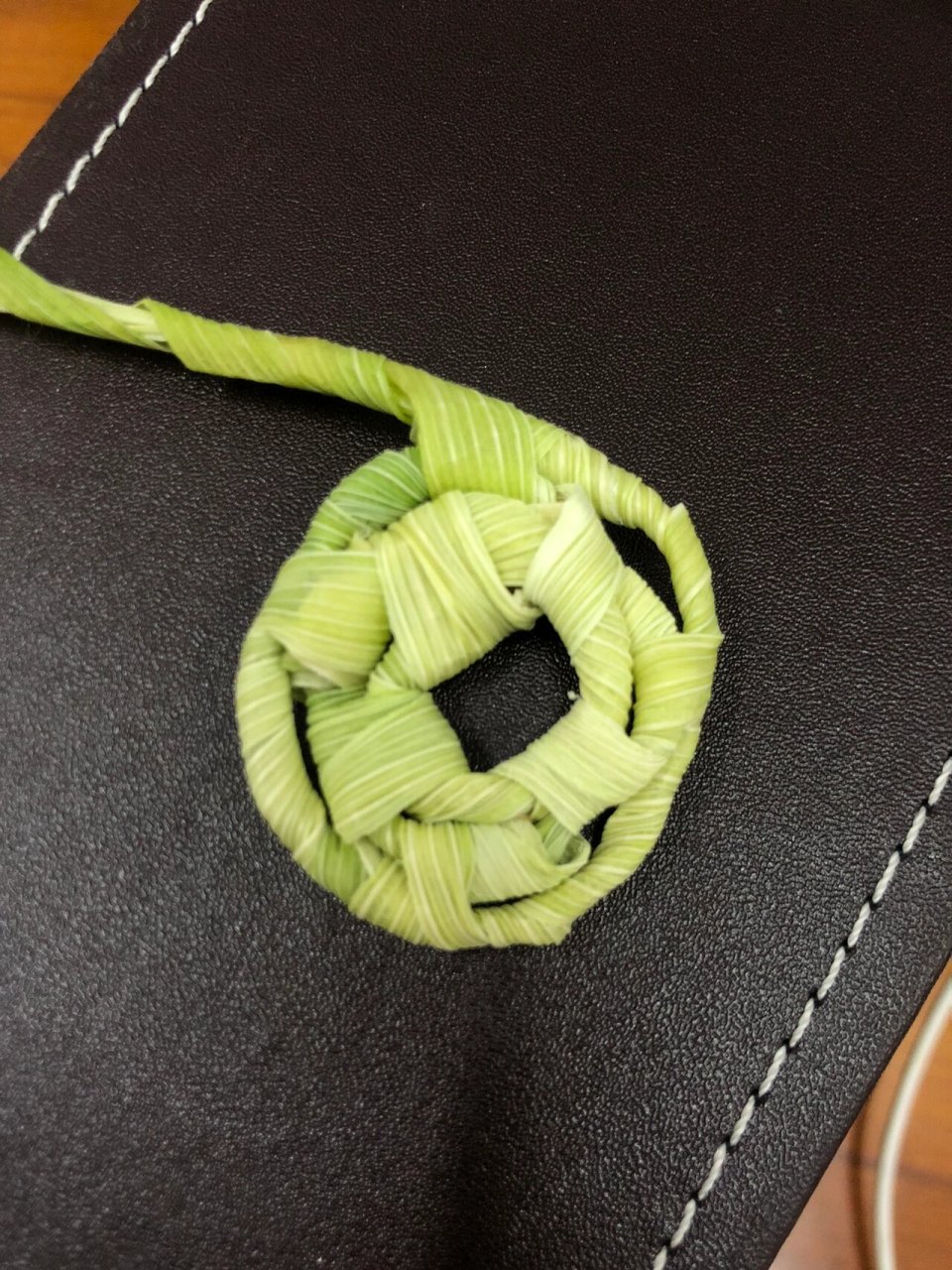 纯玉米皮手工编织鸟窝 先发个讲解图.前后视频编辑完再发上来.