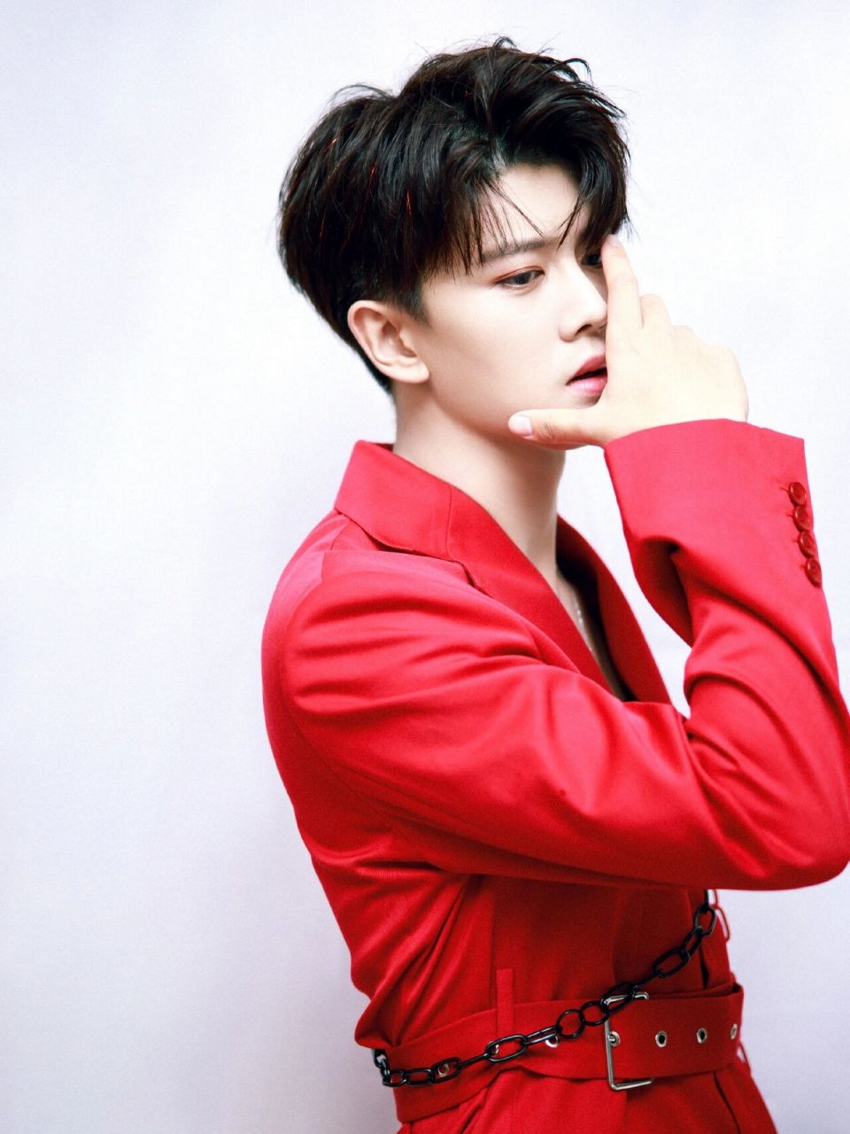 任嘉伦美图来袭   day8最喜欢的九张本人图 存的嘉伦每一张图都好看