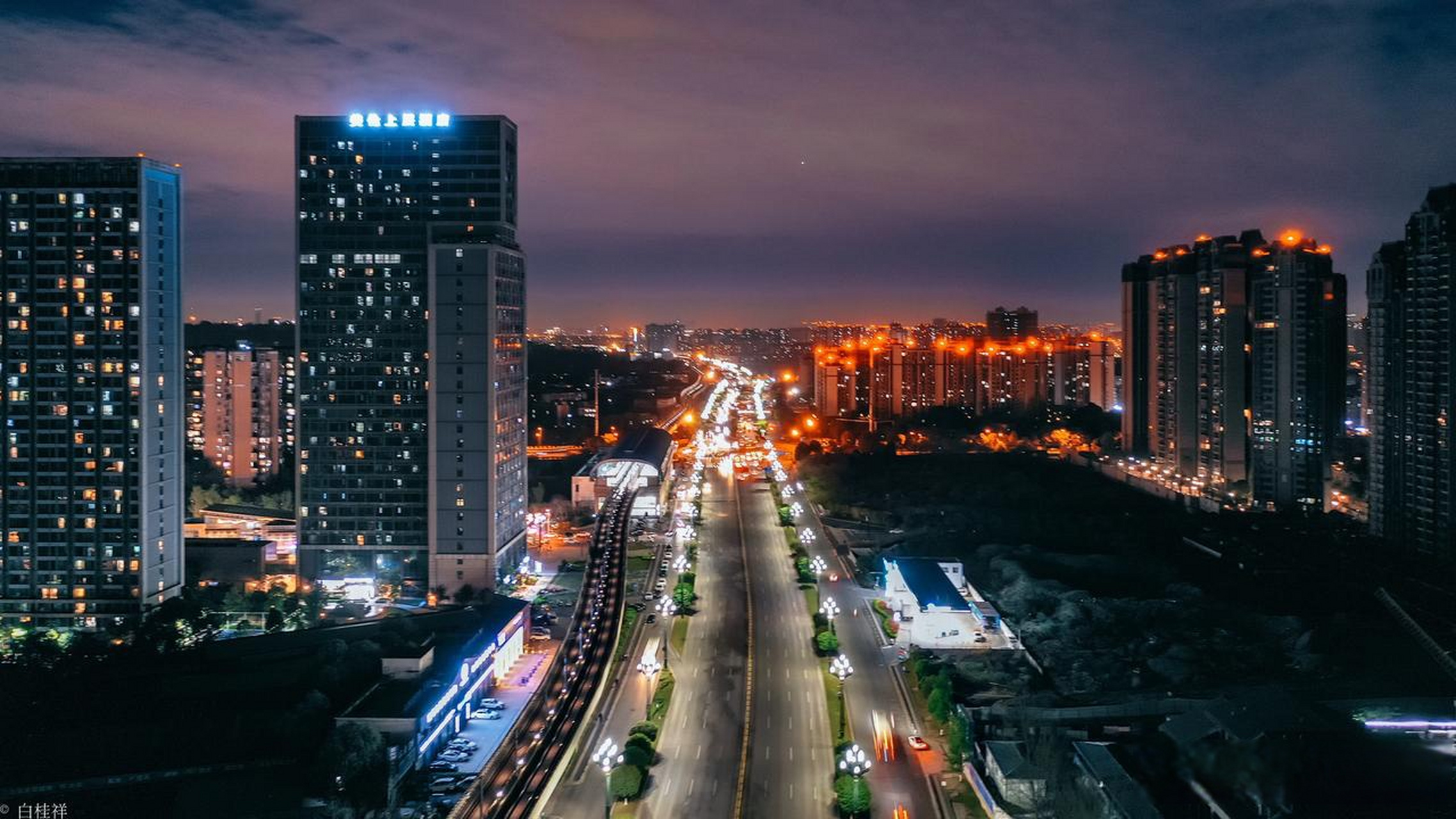 网友:三河场收费站修下穿吧  说起新都的交通,虽然近年来随着地铁3号