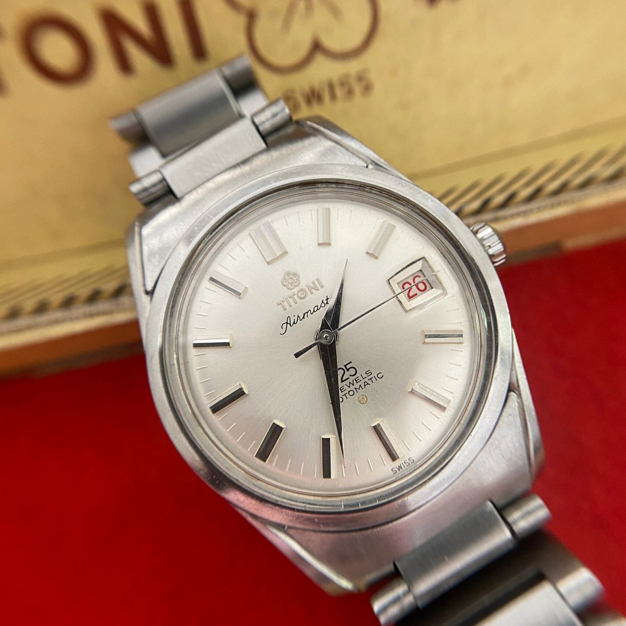 一枚来自70年代的梅花307-345完美品原装盒.