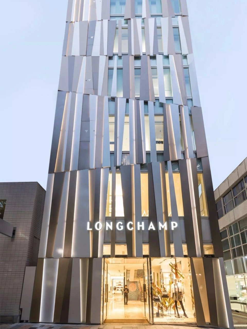 轻奢箱包品牌「longchamp珑骧」全新一家门店即将登陆武汉skp街区独栋