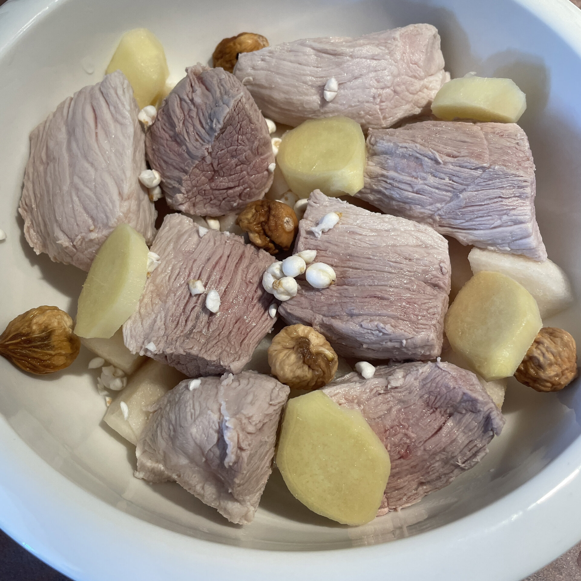 老广靓汤|川贝雪梨无花果炖瘦肉 清热润肺 最近几个月,家里人阳了