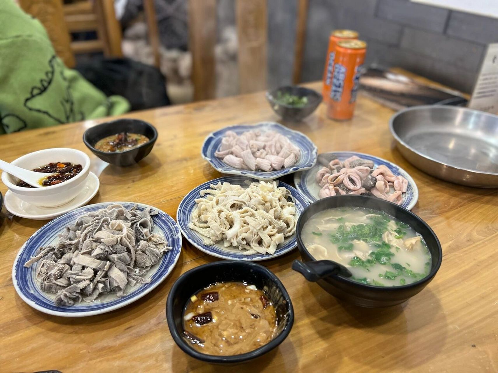 打卡北京第一爆肚 店铺:金生隆爆肚冯(划掉)始于光绪年间的小推车爆肚