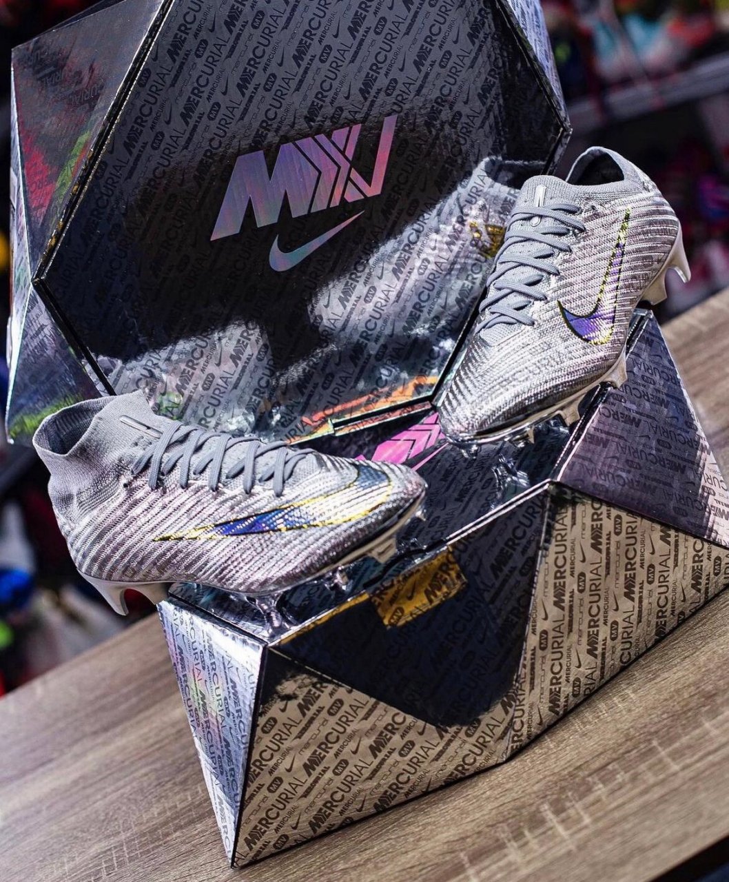 球鞋美拍-刺客15限量 刺客系列25周年特别款战靴.