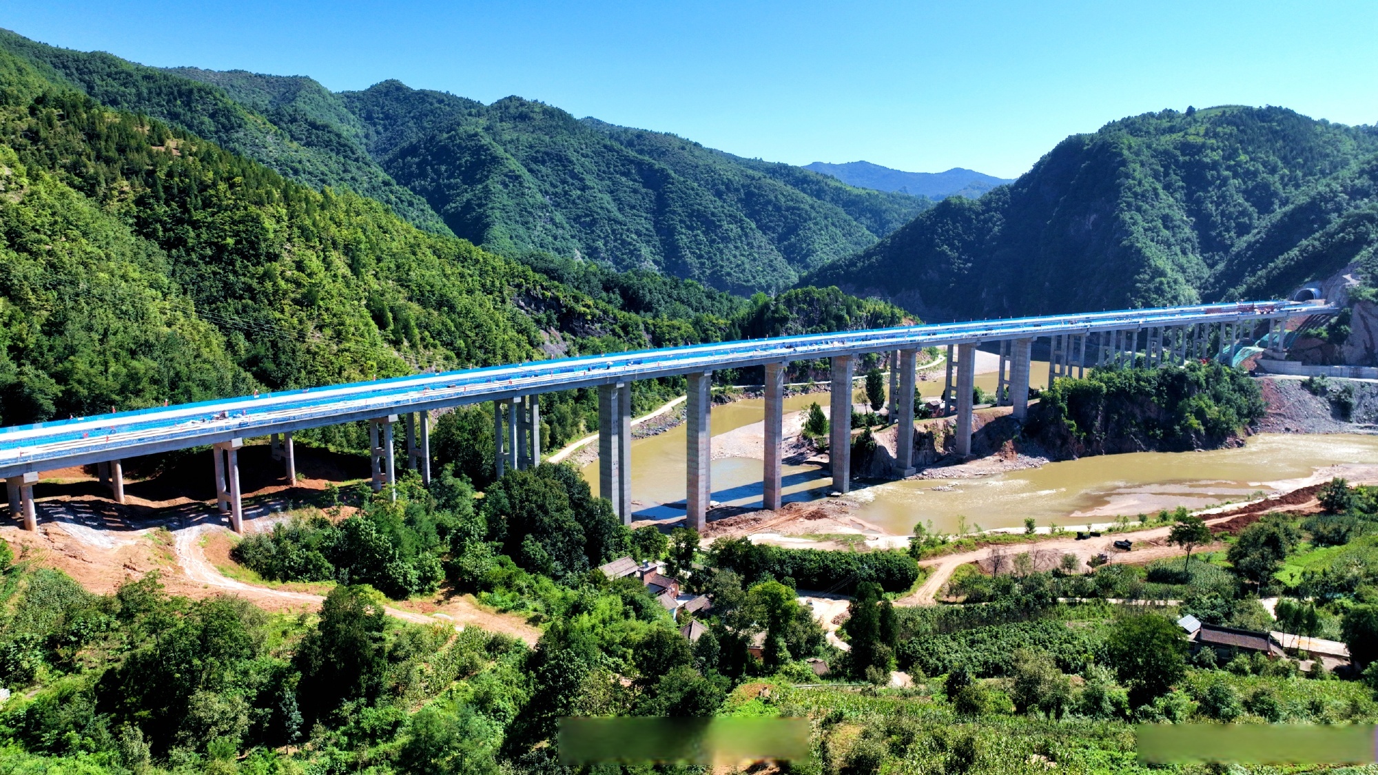 桥郑卢高速公路大铁钩特大桥洛河的开元大桥嵩县南河大桥洛栾高速图片