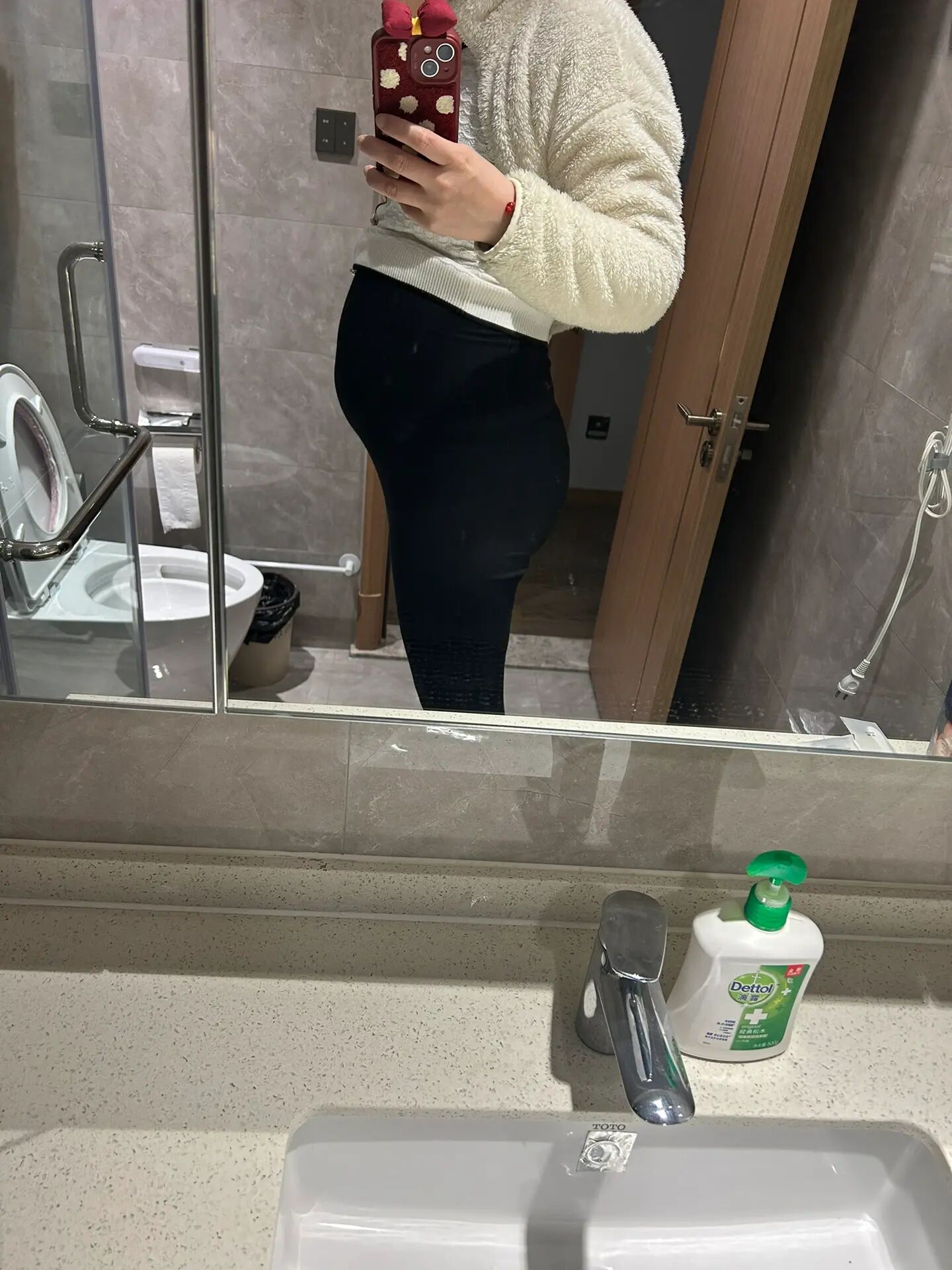 为啥吃完饭孕肚涨的像皮球 孕19周,吃完晚饭肚子就发胀,像个皮球一样