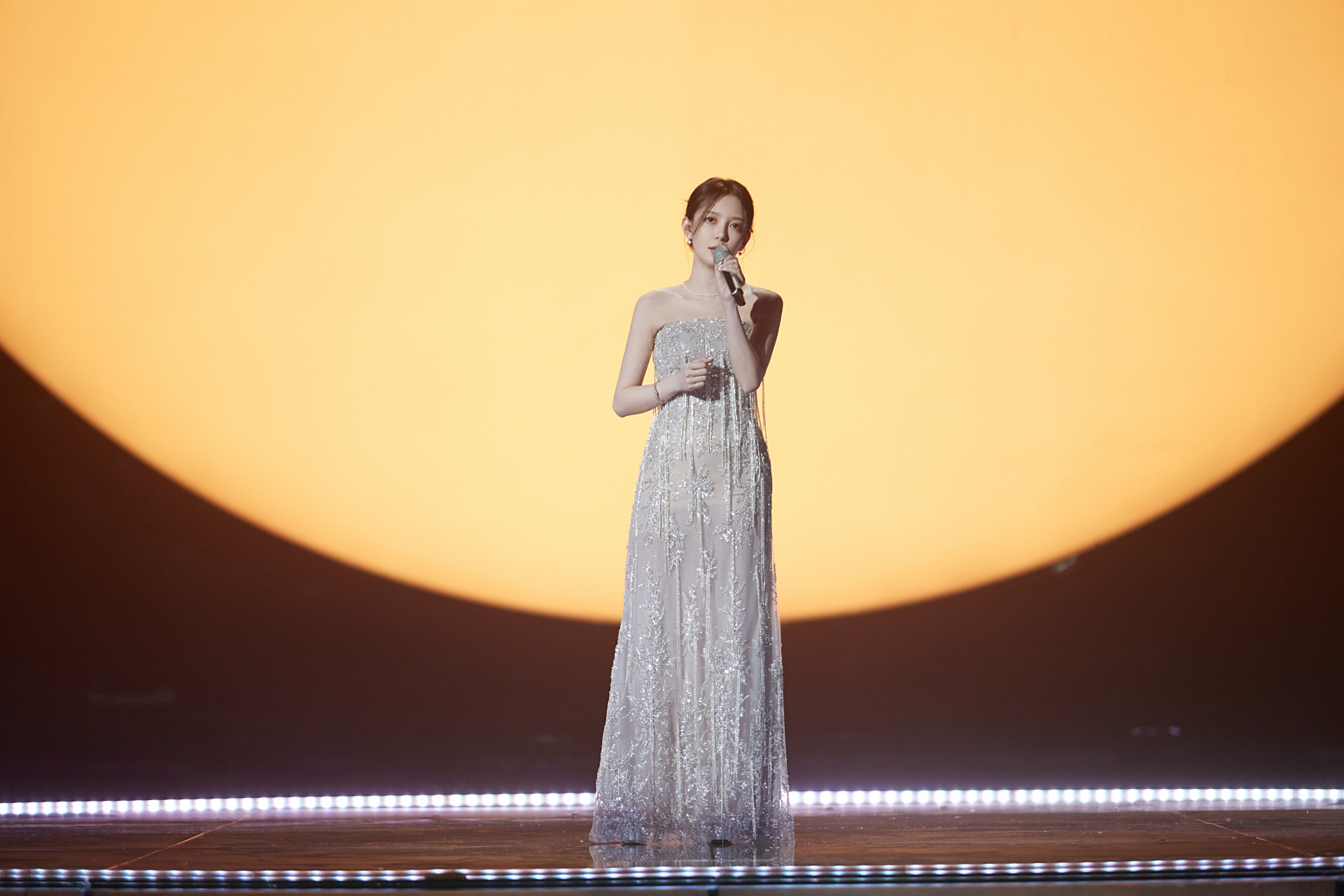 乘风2023初舞台剧照# @汪小敏 初舞台首秀舞台照来袭78唯美动人的