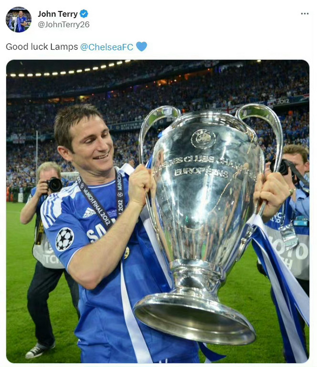 特里晒欧冠捧杯照祝福兰帕德#  "祝你好运,lamps"9797  #英超