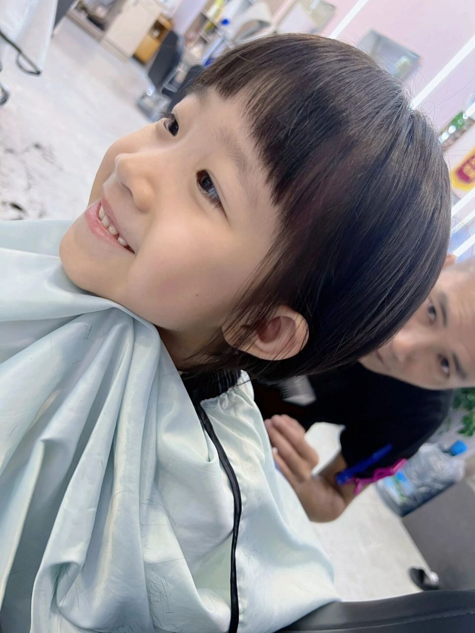 三岁女孩理发发型图片