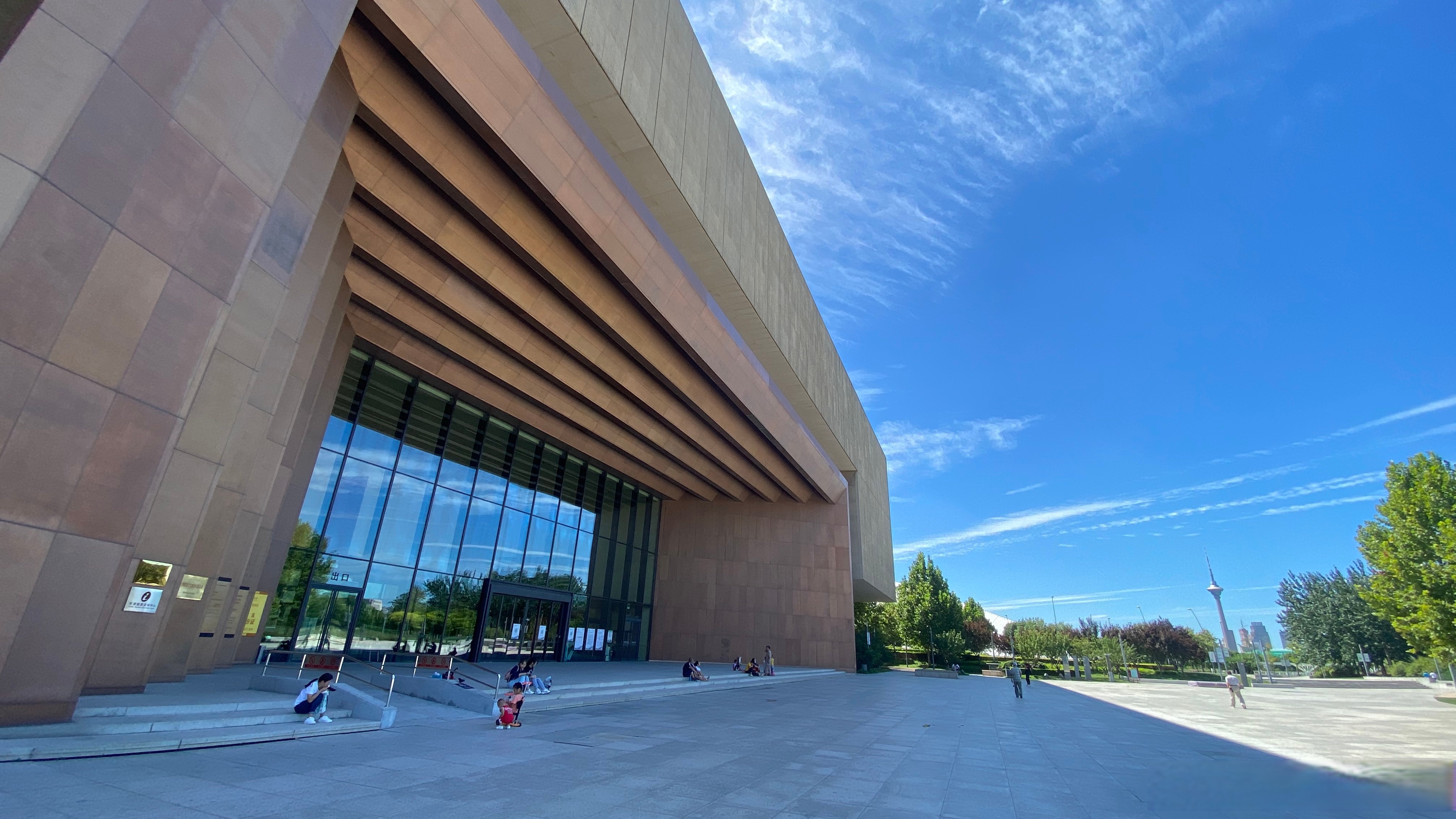 为进一步优化预约服务,确保安全有序的参观体验,天津博物馆自3月杖 