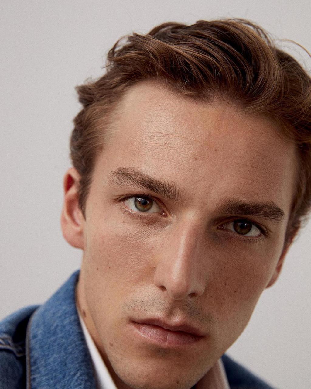 最近,法国男模 quentin demeester(昆汀·德米斯特)登上了 ami paris