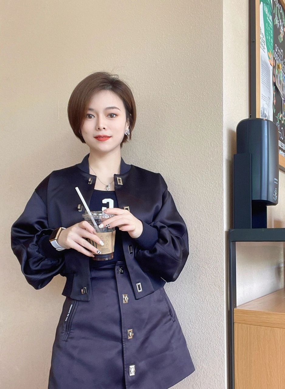 短发职场姐姐穿搭 | 短夹克套装,可盐可甜94 黑色小夹克套装 短夹克