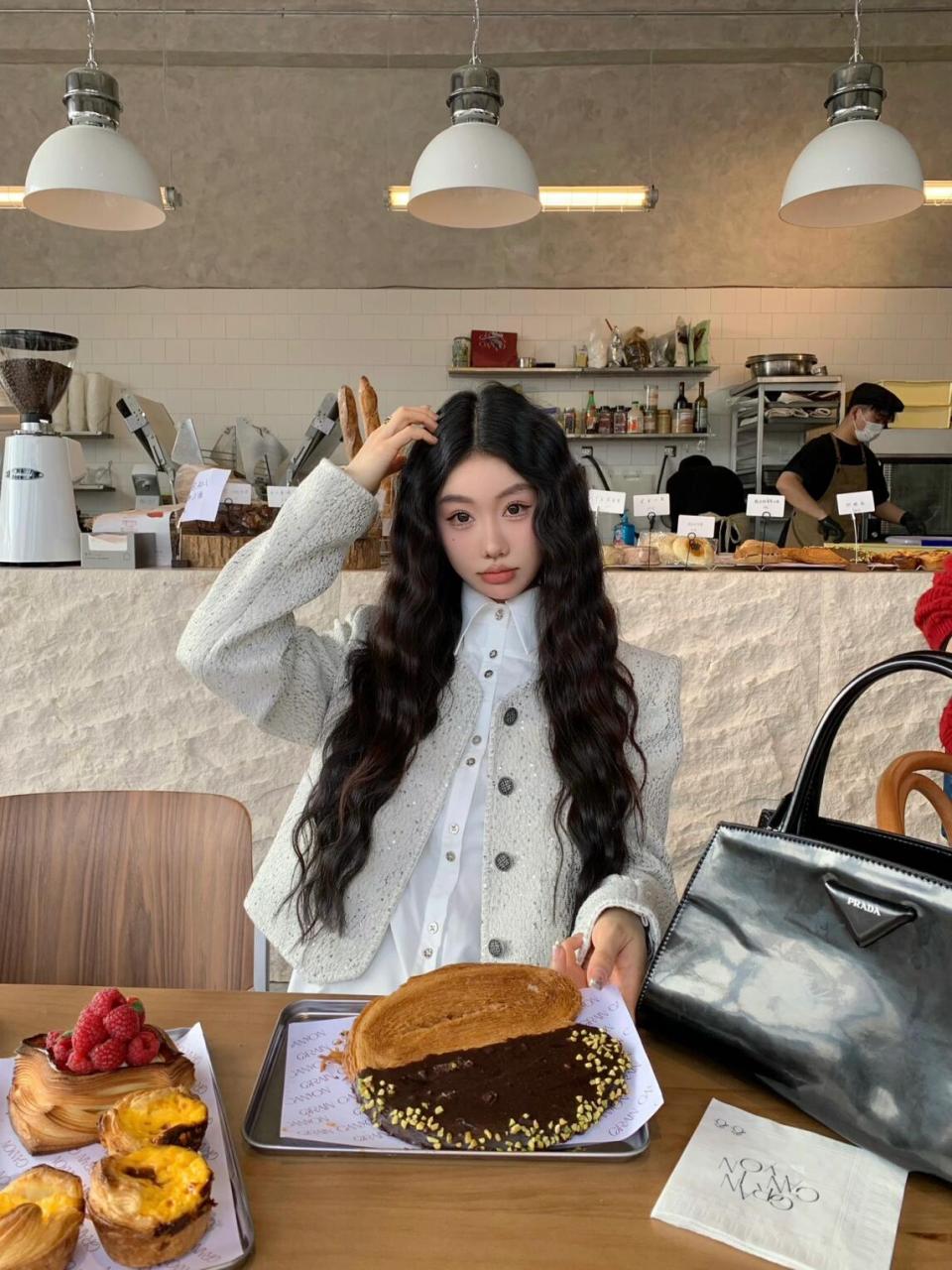 过年回家和姐姐妹妹找到一家好韩的店 蝴蝶酥很好吃 #过年回家# #台州