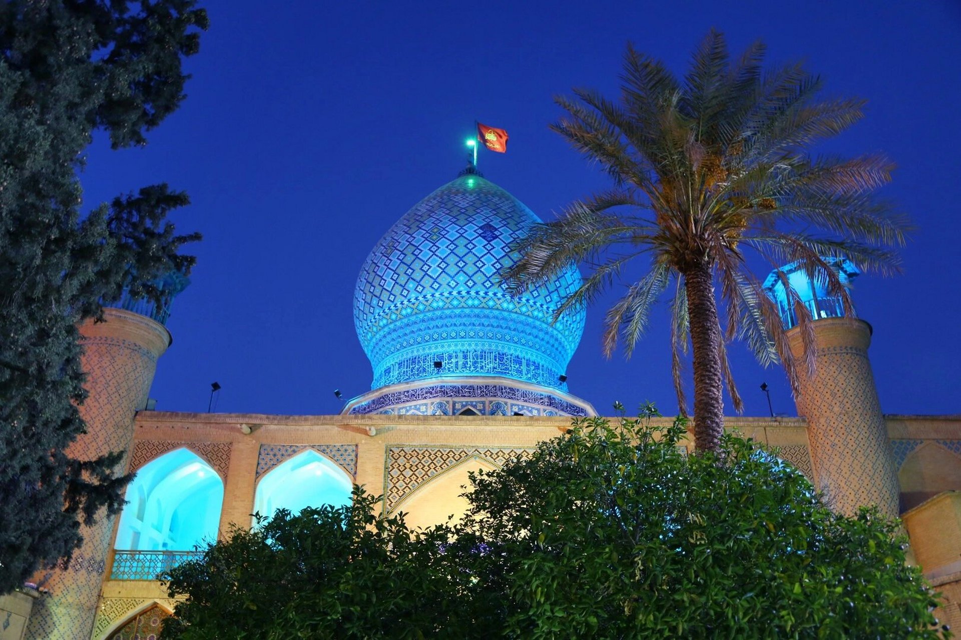 旅行|绿镜清真寺的炫光 美丽的设拉子,一千零一夜的故乡,跨过古兰经门