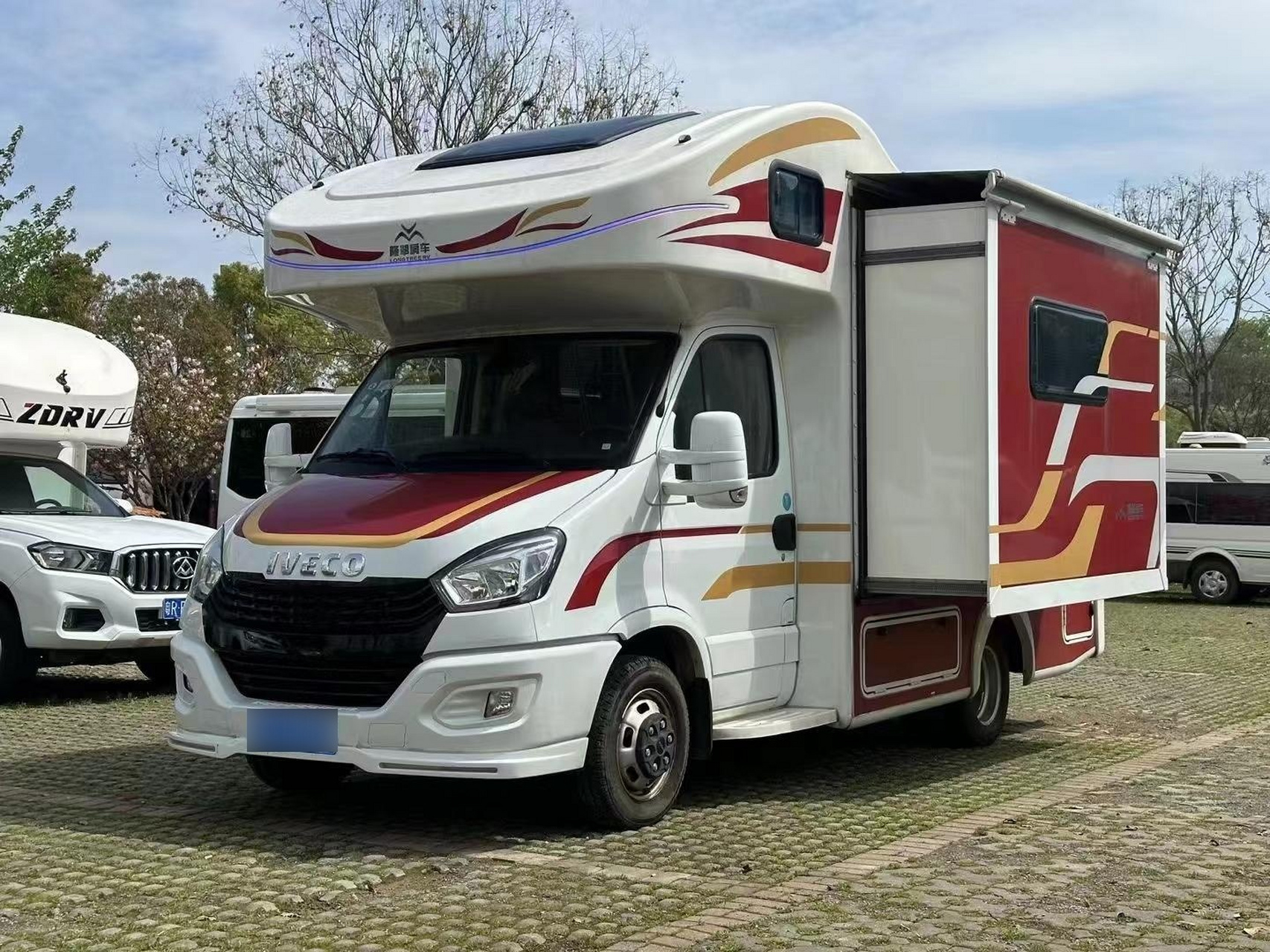 隆翠房车c630旗舰双拓展  37.