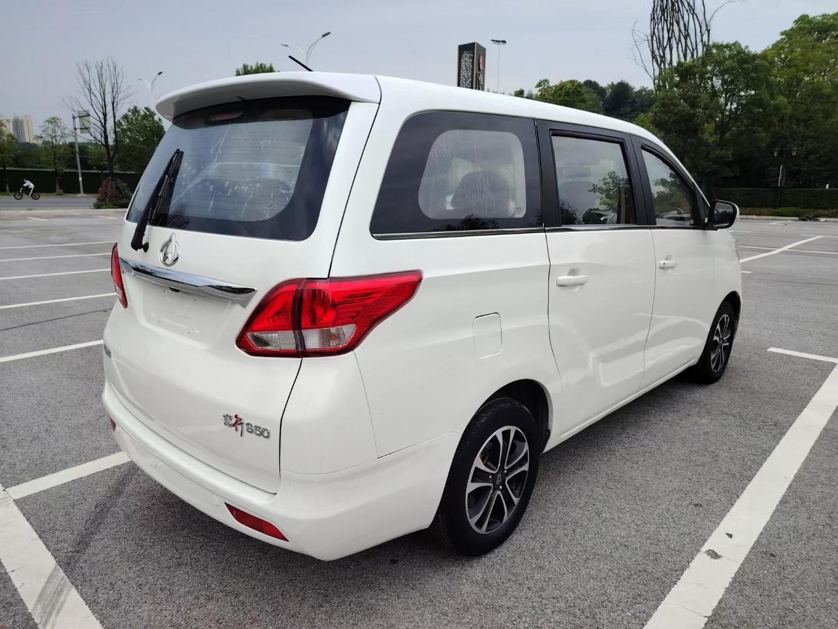 代步商务车.2017年长安睿行s50,七座商务面包车,一手原版无事故,1.