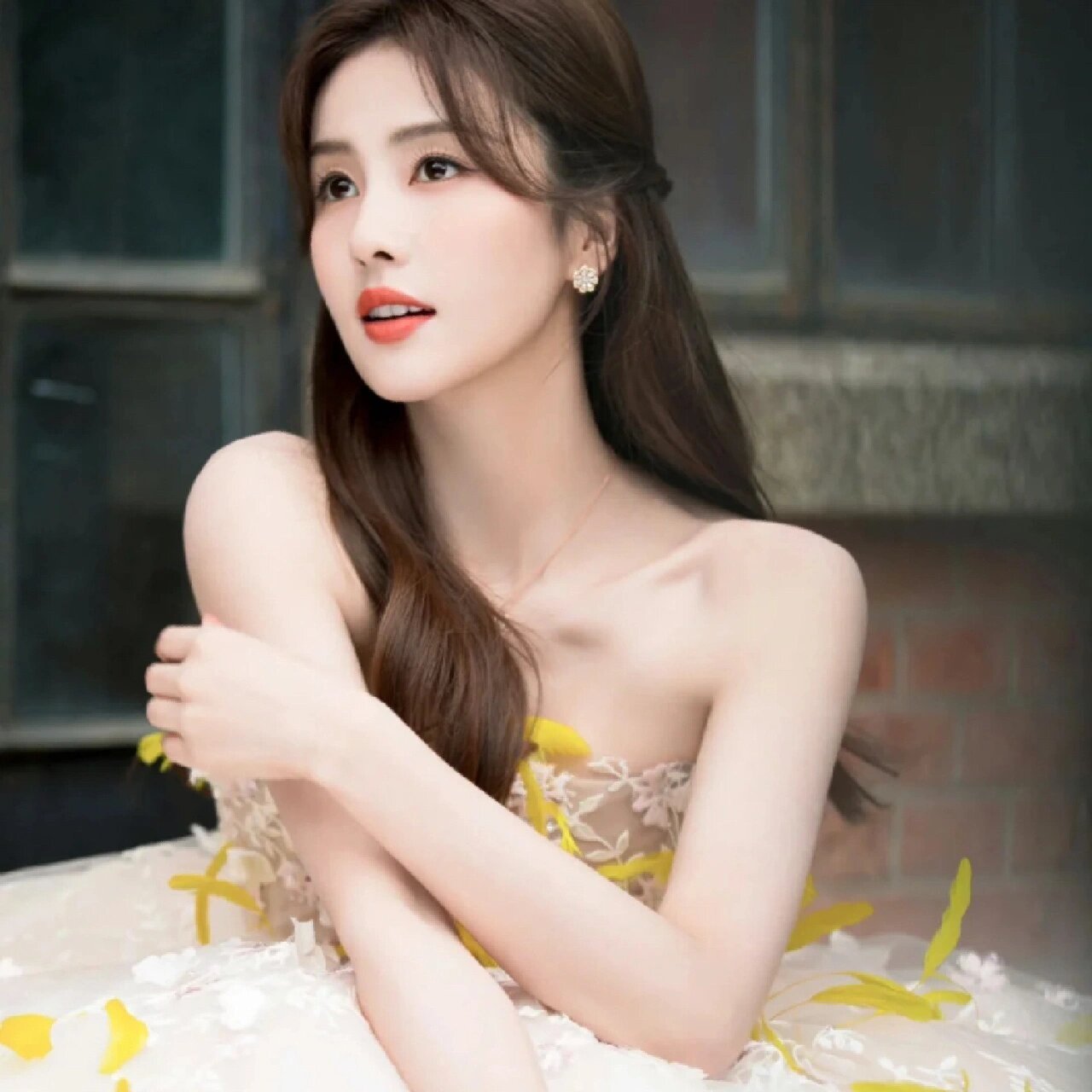 黄色公主裙白鹿98太好看辣99鹿宝头像7815壁纸