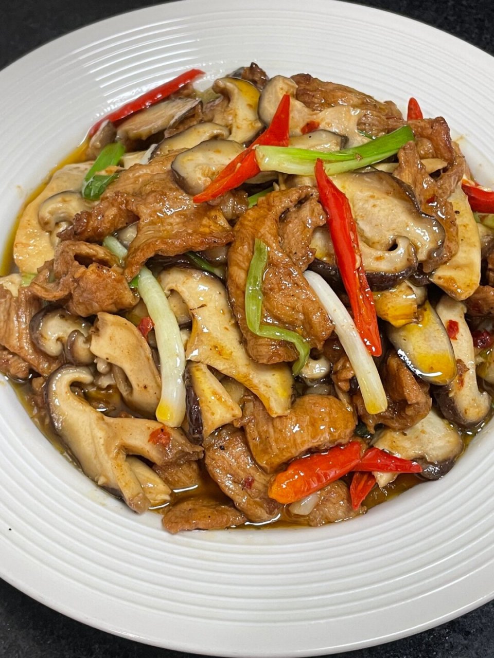姐妹们,这个香菇炒肉片.