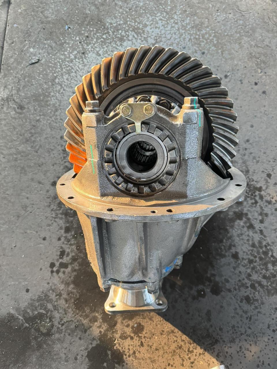 江铃700p主减速器总成(差速器总成),速比10:41,半轴齿20,凸缘140,性价