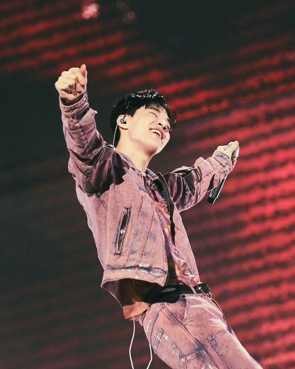 刘宪华# 早在多年前追super junior-m的时候就喜欢上了henry刘宪华