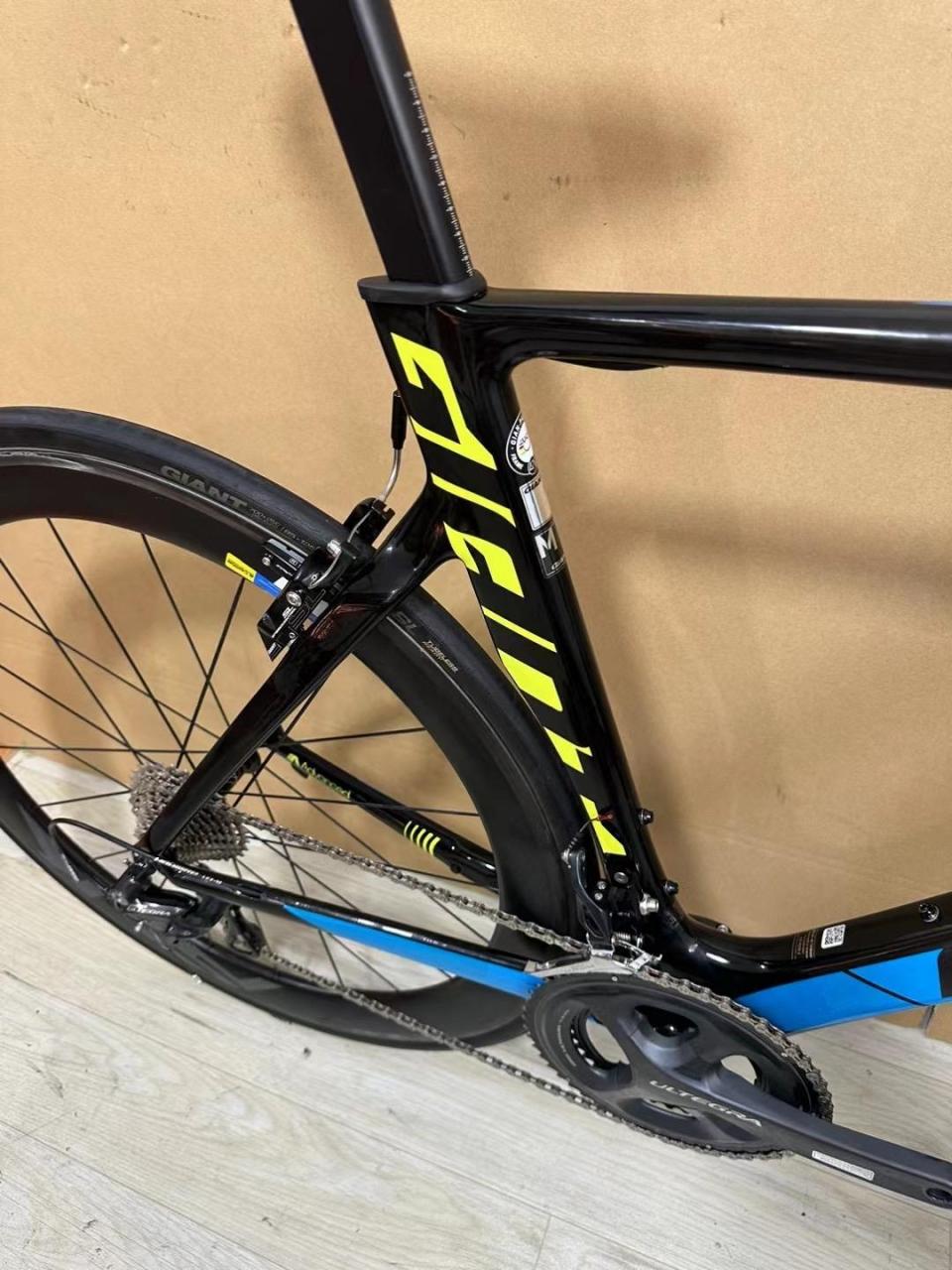 1 碳纤维公路车 全碳纤维车架,气动型 禧玛诺ut大套22速 捷安特slr1