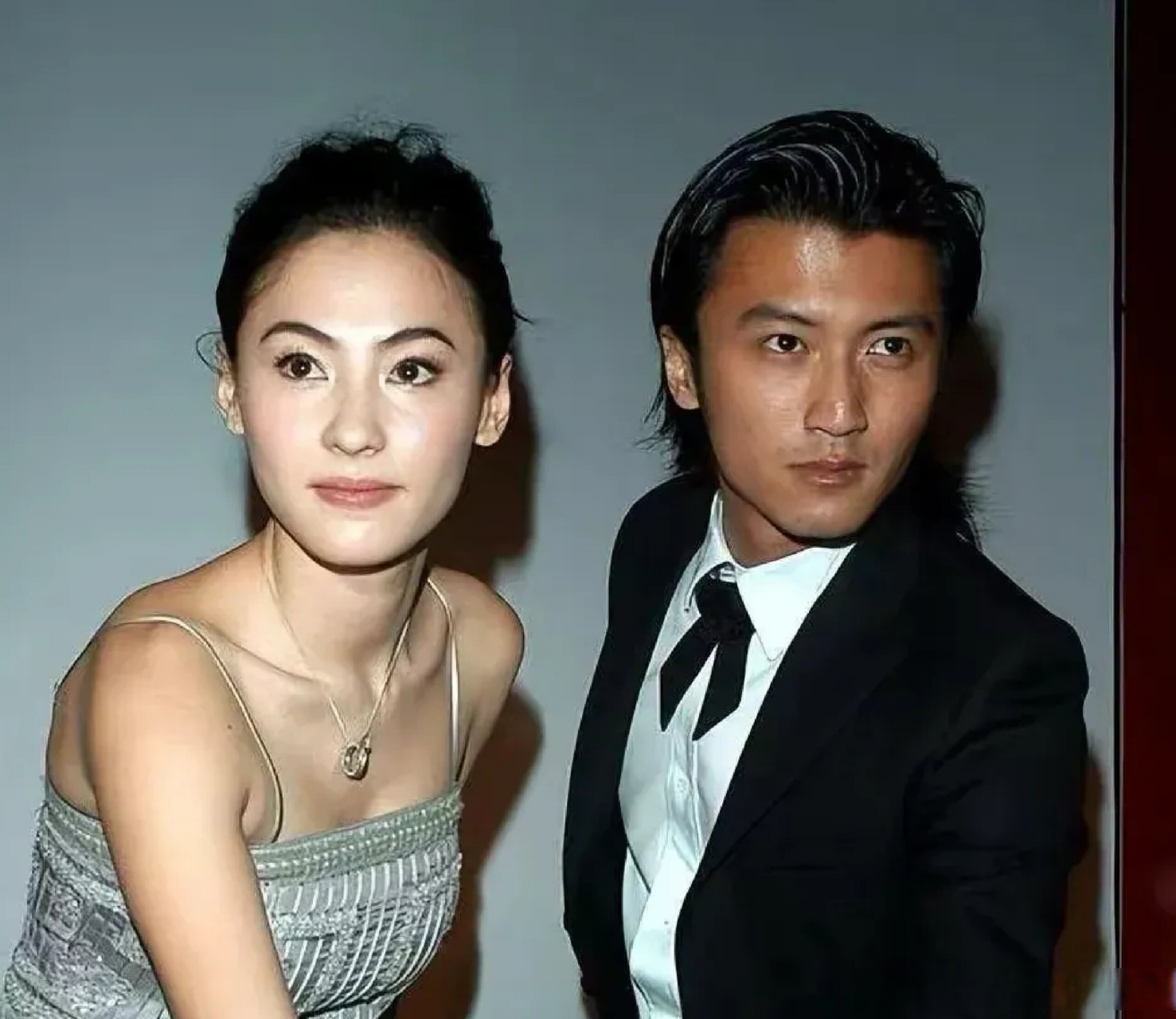 王菲同意了,这点比汪小菲和王力宏强多了  2020年,谢霆锋做了公证,将