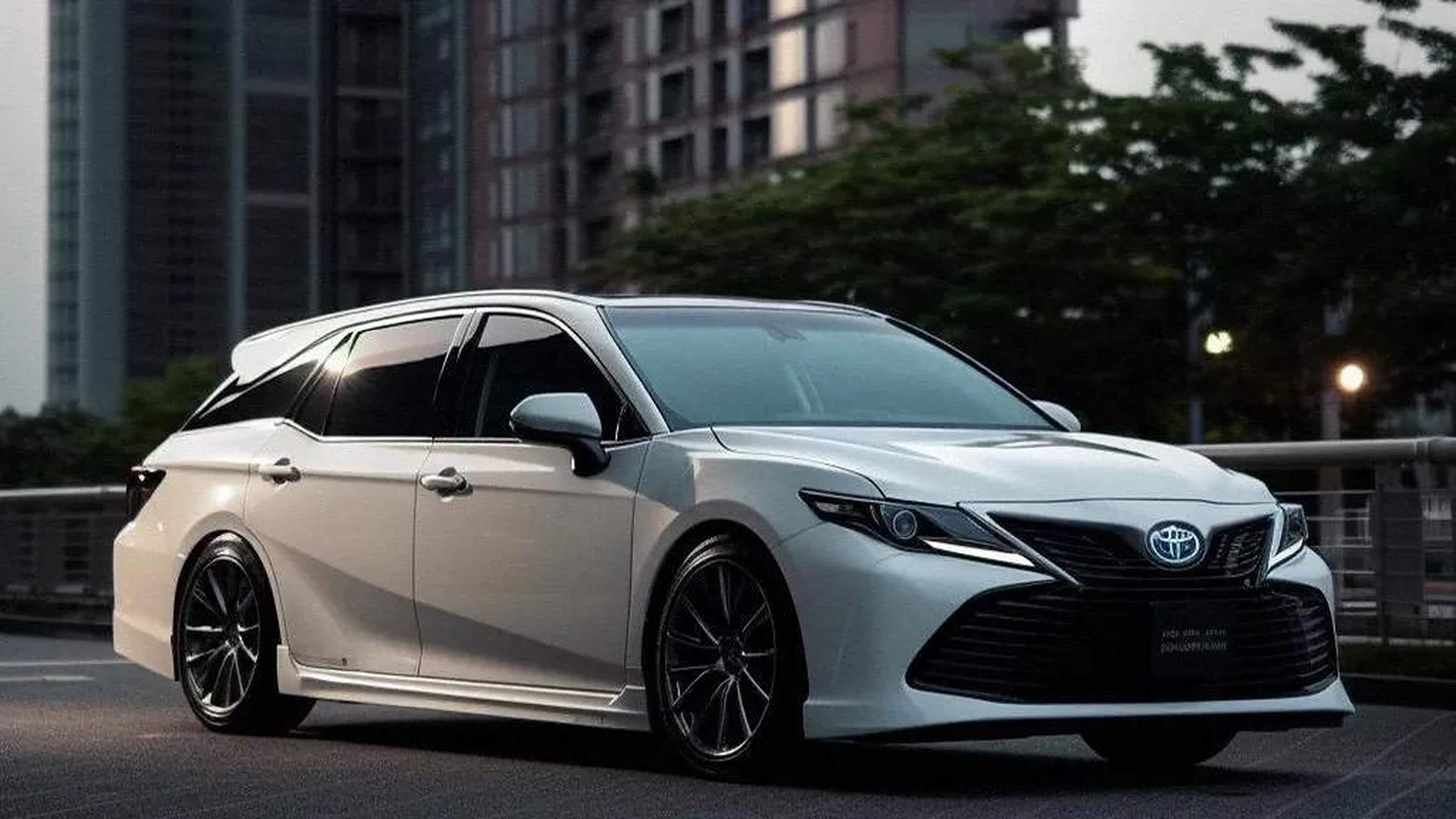 全新丰田凯美瑞旅行车预览图!这是把塞纳压扁了的凯美瑞吗?