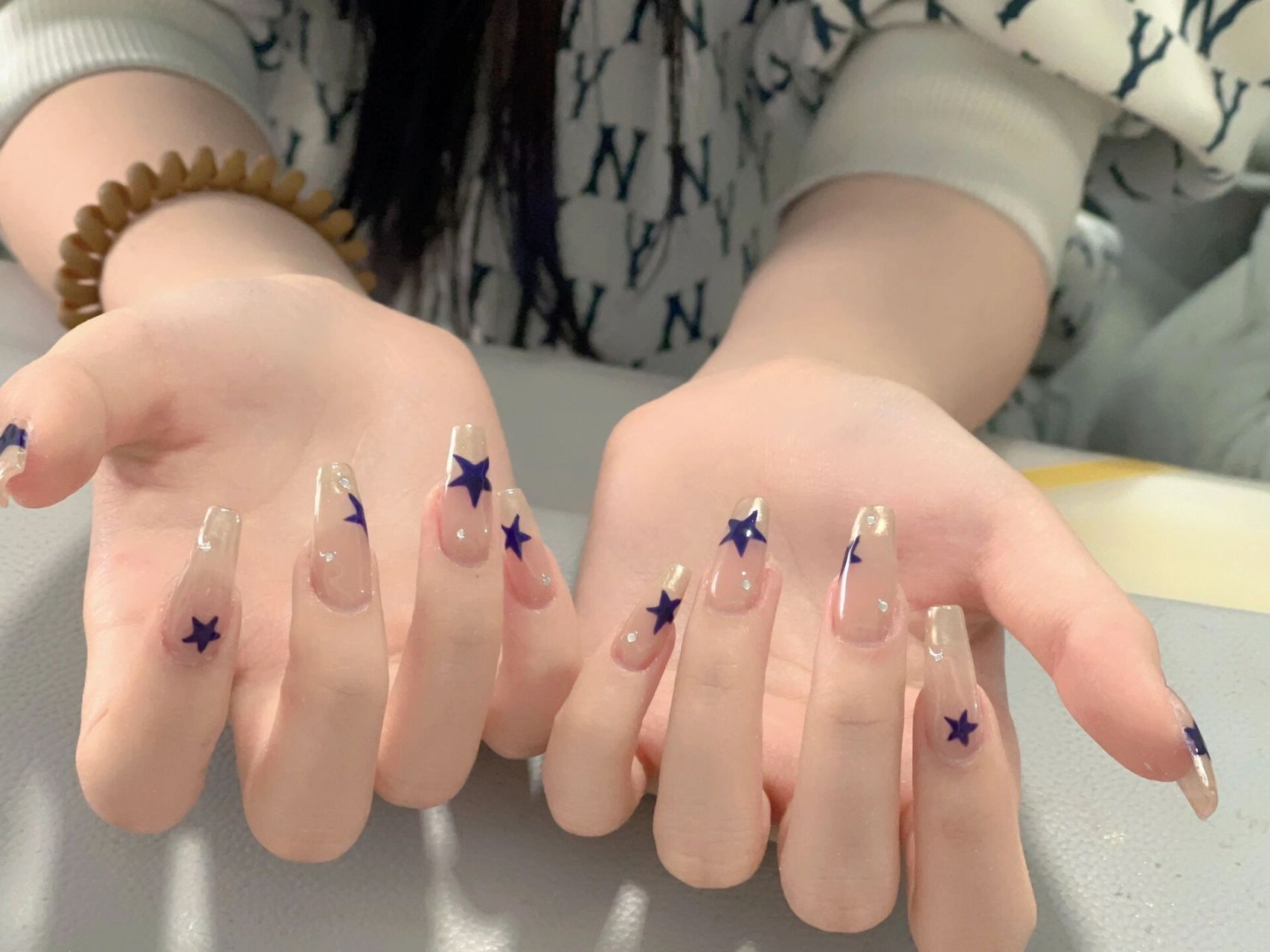 魔镜粉配小星星特别好看 哈尔滨美甲88元款式任选甲片半贴送饰品