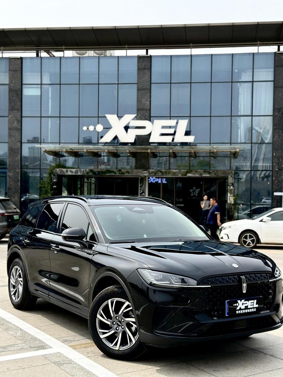 熏黑一下 又有新车的感觉了! 冒险家  林肯冒险家 改色膜  黑武士