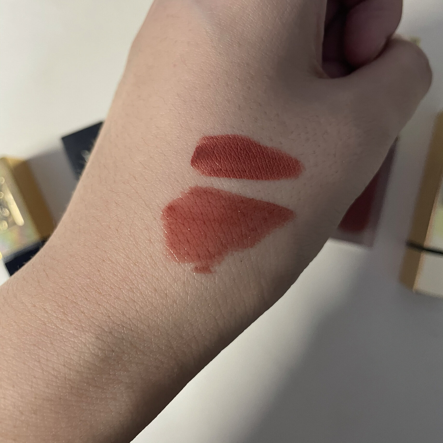 近期超爱的ysl唇釉 :金盖39 粉金202