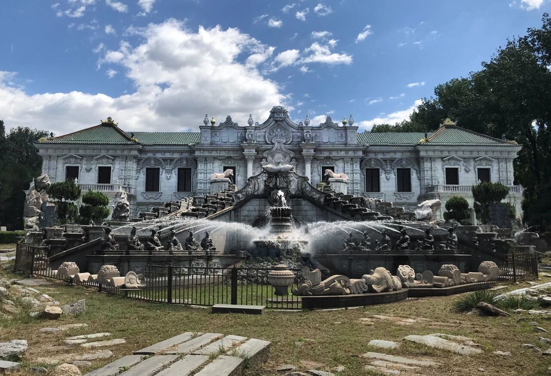 圆明园西洋楼复原图 由中国建筑科学研究院于帆先生制作.