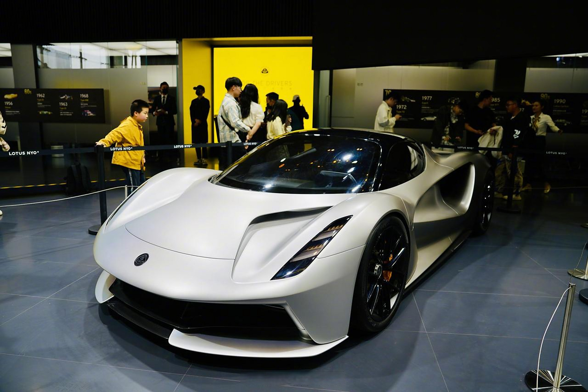 2188万起的跑车亮相2023湖南车展】4月30日,2023湖南车展进入第三天