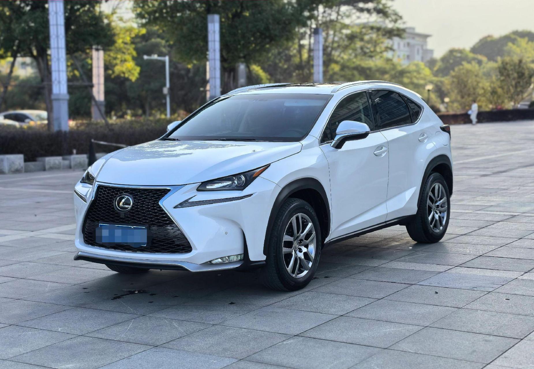 15年雷克萨斯nx200t四驱锋尚版,无钥匙进入系统,一键启动,天窗,换挡