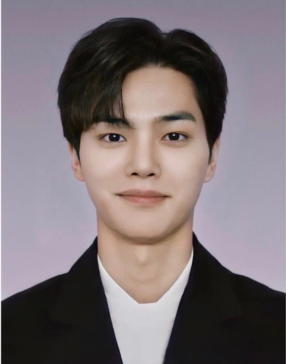 宋江 证件照 #宋江# #韩国演员宋江# 穿西装太帅了,打个领带就是暗览