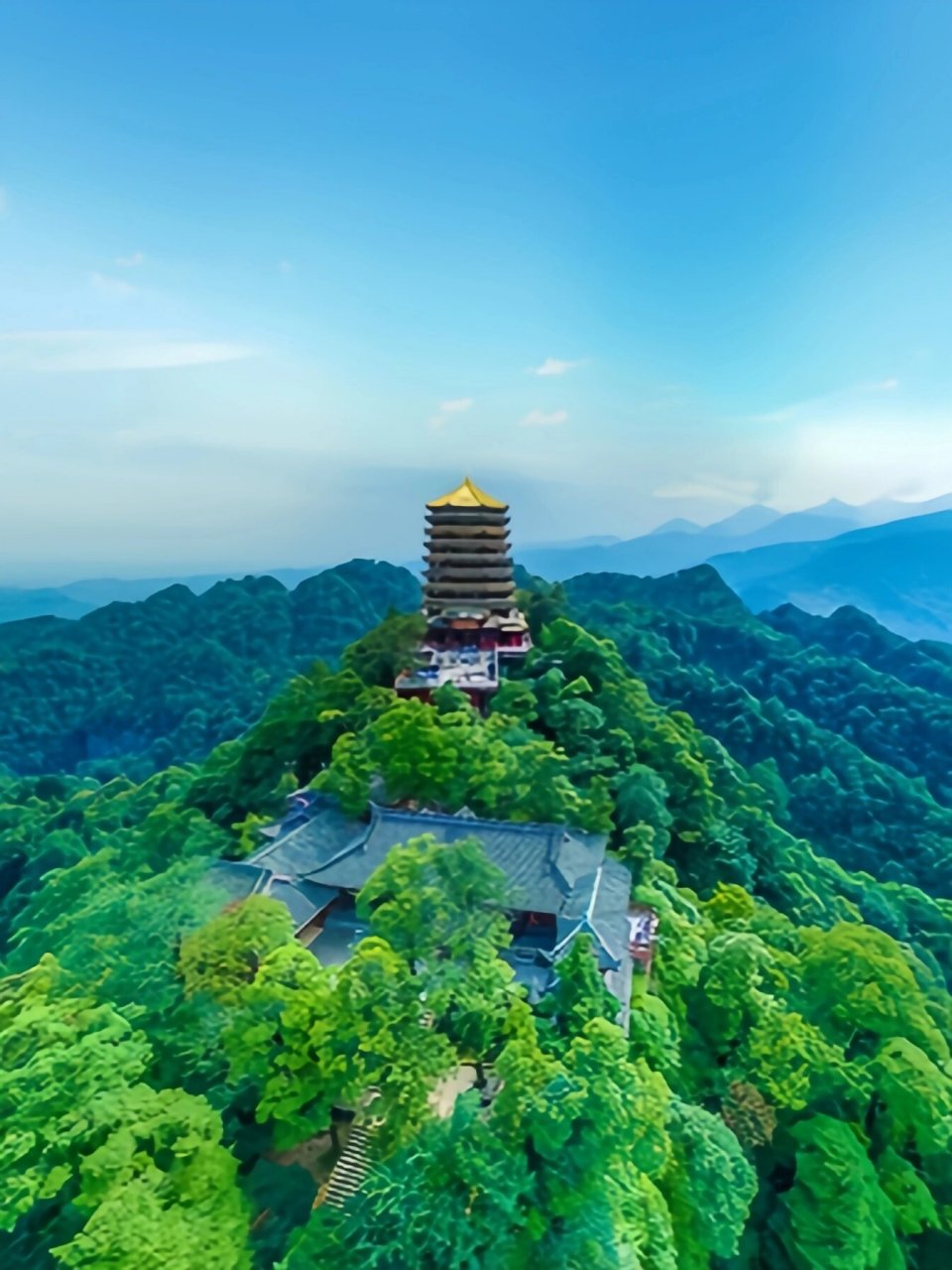 11566龙池国家森林公园 99都江堰市境内,距成都市84公里 73