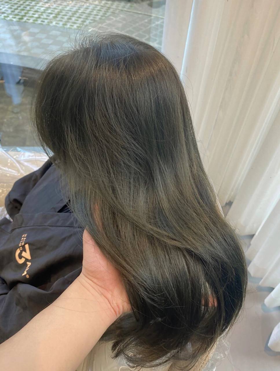 我又染头发了,素颜都好看的免漂烟熏青灰色 78152021流行款发色