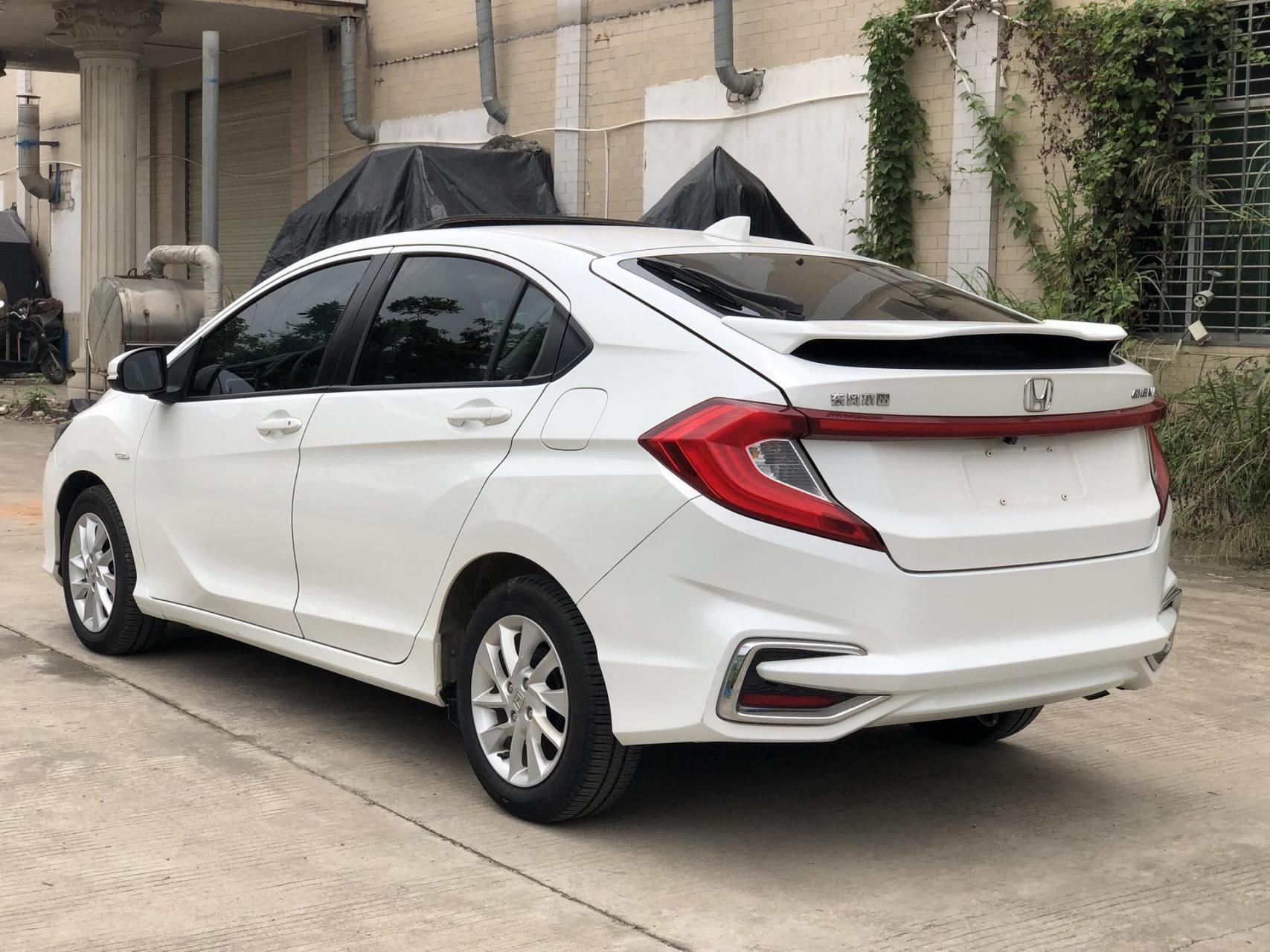 一手车2017年本田竞瑞1.5自动波天窗,最美的白色,仅行驶3.