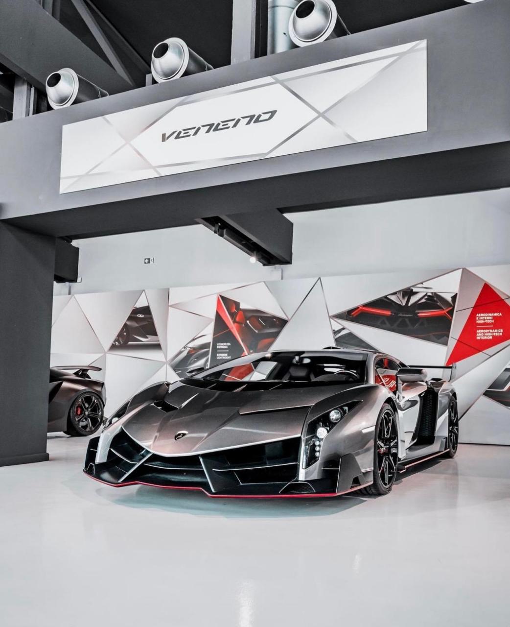 2013年于日内瓦车展发布的兰博基尼毒药是兰博基尼史上最成功的车型之