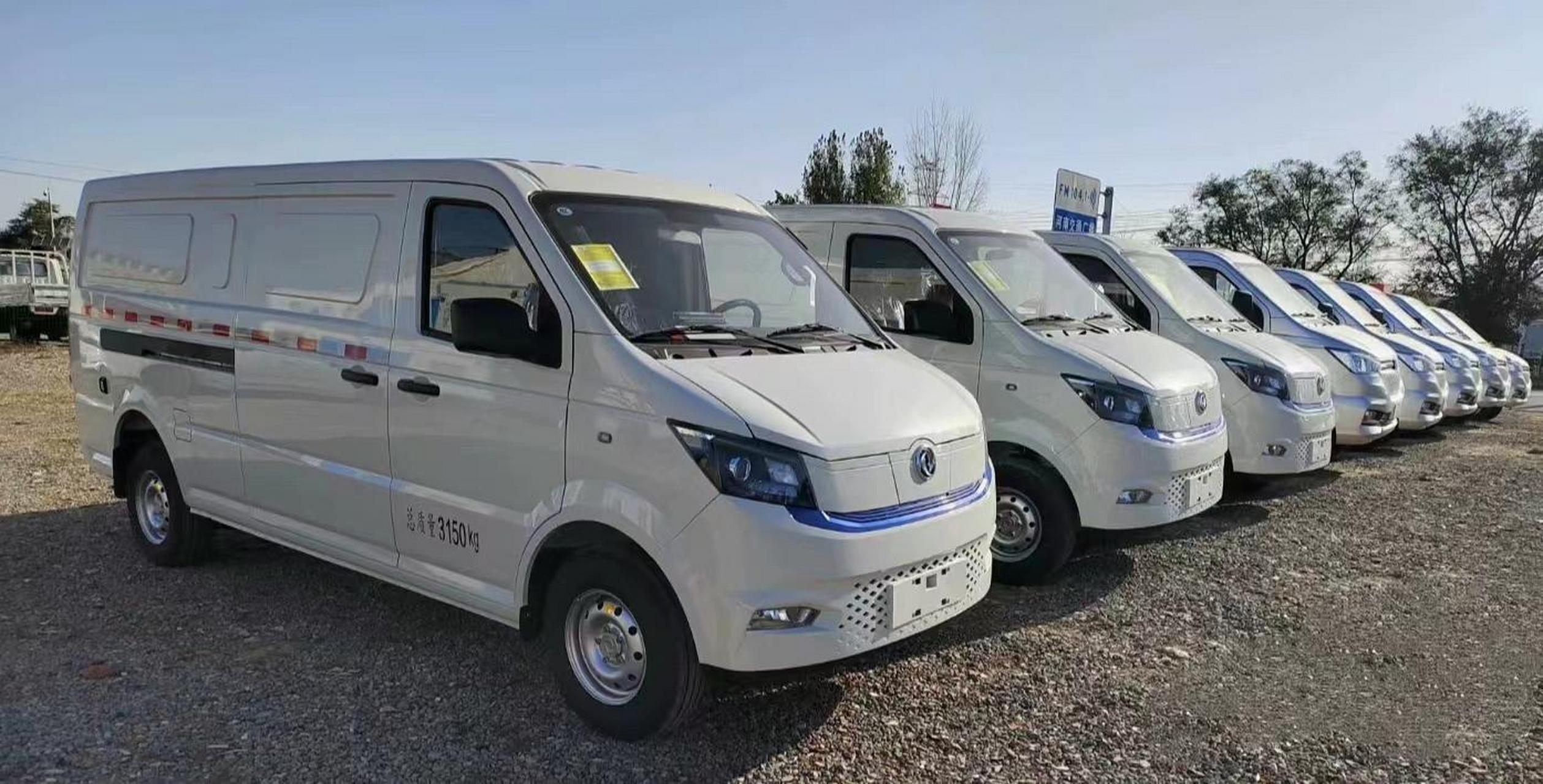 想跑货拉拉的看过了,全新东风御风em27l,新能源加长面包车,6.