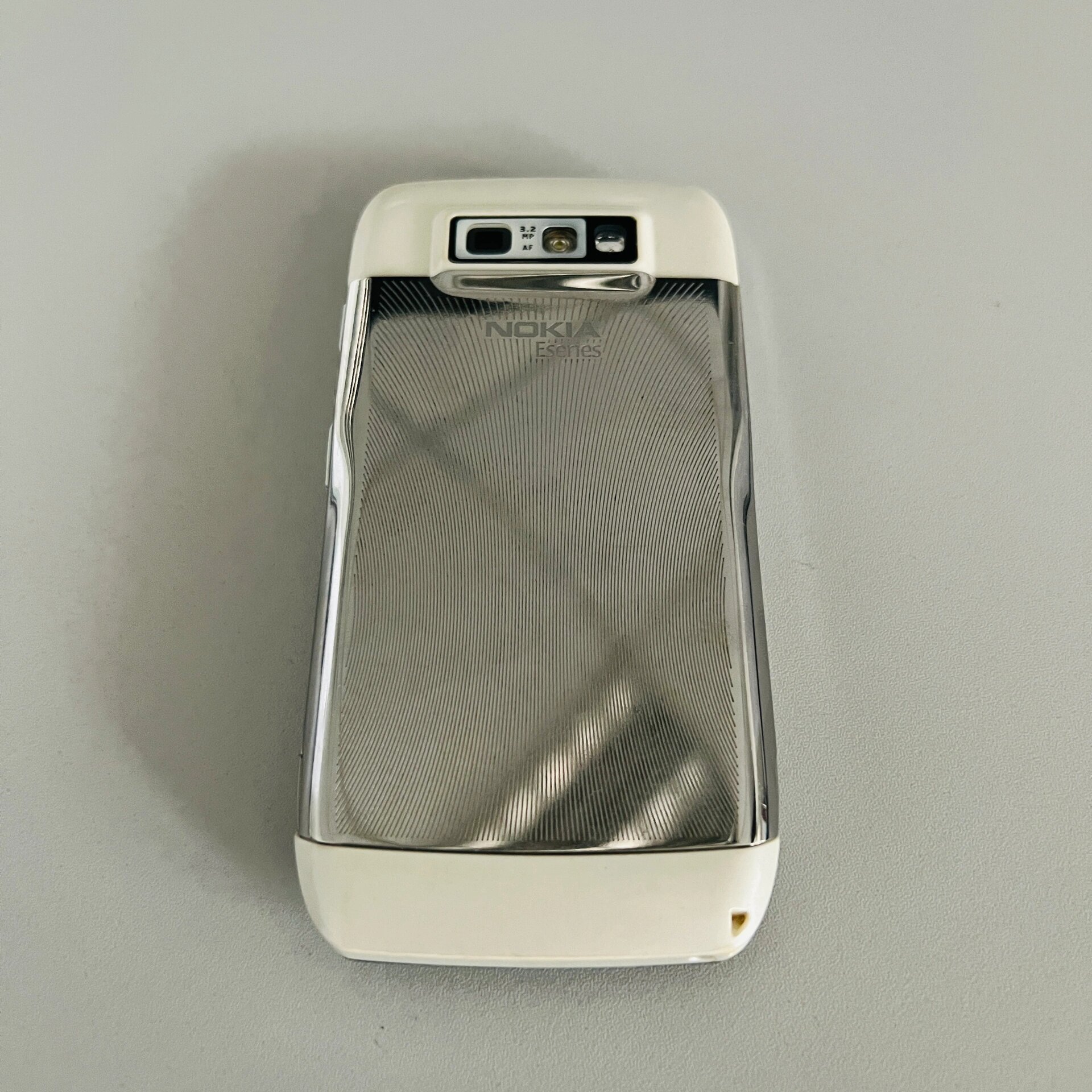 经典手机合集--nokia e71    诺基亚e71(nokia e71)是诺基亚公司于