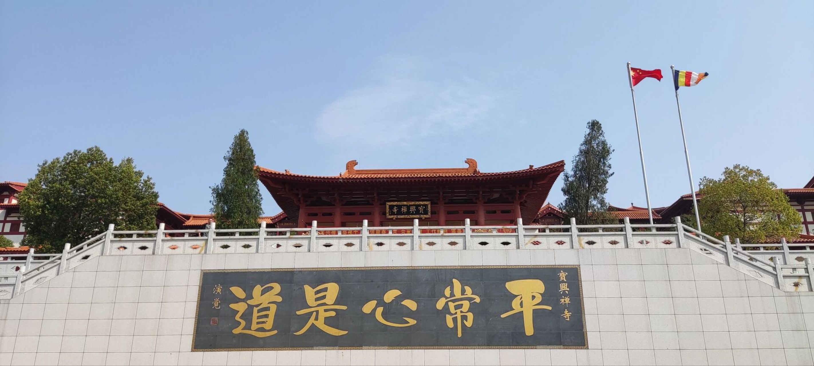 赣州景点:马祖岩 马祖岩景区是俯瞰赣州风景的好地方,虽然爬上去很累