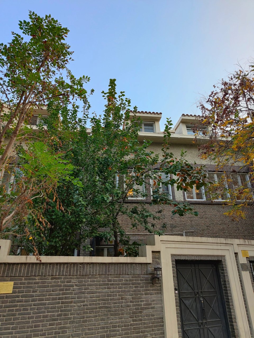 天津五大道名人故居5-重庆道 以威灵顿路(河北路)为界西部称爱丁堡道