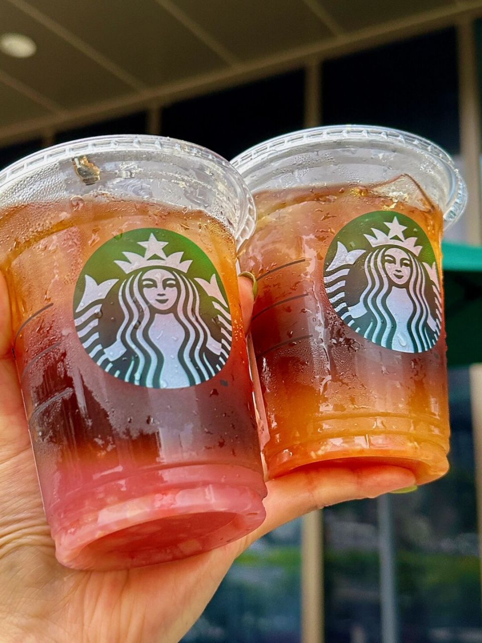 星巴克又出新品了…气泡冷萃系列01 99粉上芭乐气泡冷萃 98佛手