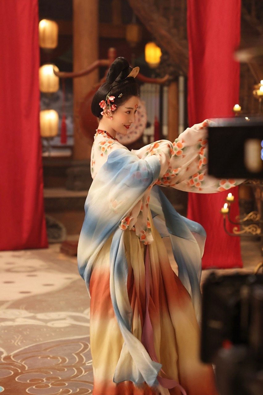 姜贞羽霓裳羽衣舞#姜贞羽和国风的适配度真的很高,仿佛从画中走出来
